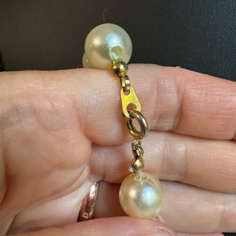🫟3/$25🫟 Vintage faux pearl and black beads necklace. - Picture 5 of 5